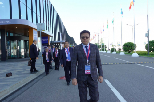 同芙集团董事长周振林受邀出席圣彼得堡国际经济论坛