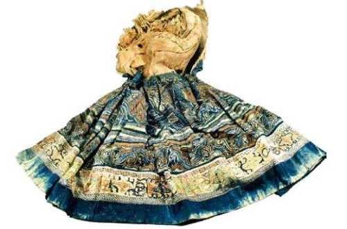 服装品牌实体店集体关门，民族服饰品牌的出路在哪里