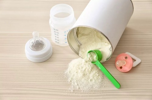 名牌奶粉导致婴儿患病 进口奶粉不一定就是好奶粉