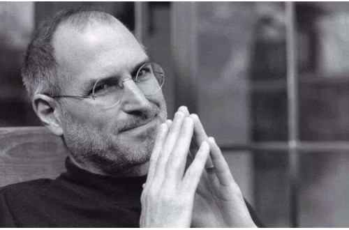 苹果乔布斯与华为任正非被人们纷纷称之为商业天才，那么两者究竟孰强孰弱