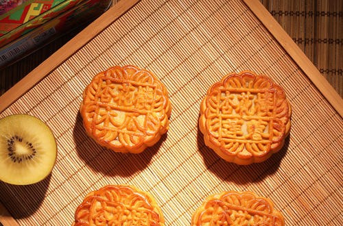 杏花楼月饼传承与创新兼备 多种口味月饼受欢迎