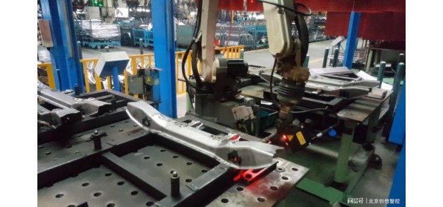 机器人焊缝跟踪系统实现汽车零部件的智能制造